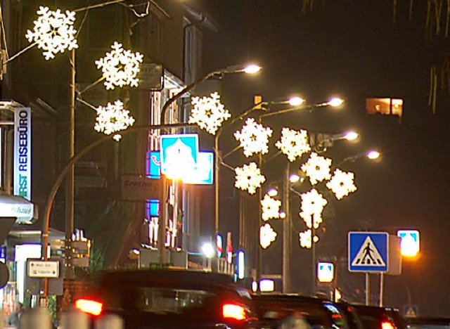 Ausgedient: Die neue Weihnachtsbeleuchtung erfllt die Erwartungen nicht.   | Foto: Lauber