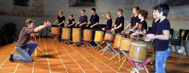 Das Percussion-Ensemble Andromeda unter der Leitung von Tilo Wachter   | Foto: Silke Hartenstein