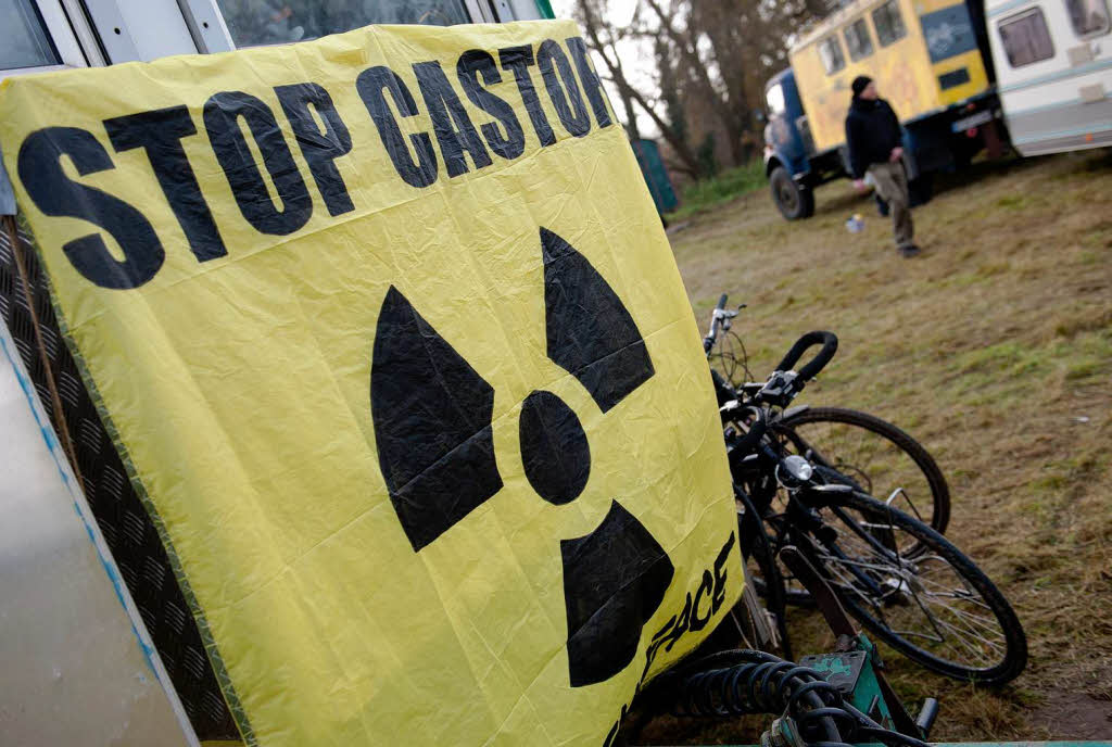 Atomkraftgener protestierten friedlich an mglichen Streckenabschnitten gegen den Atomzug