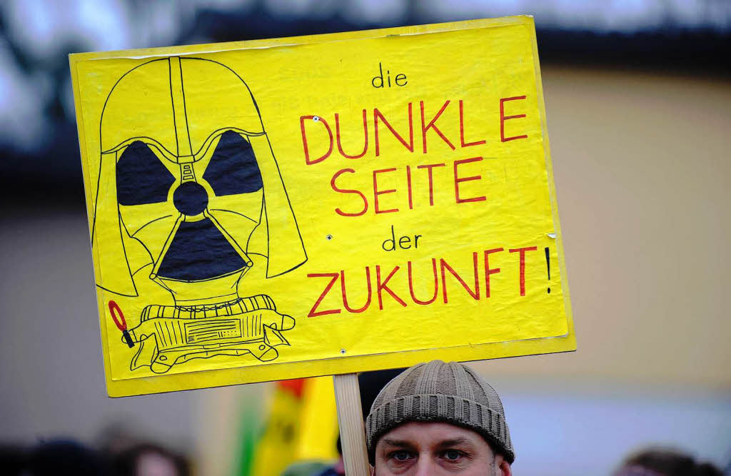 Atomkraftgener protestierten friedlich an mglichen Streckenabschnitten gegen den Atomzug