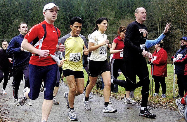 ber Stock und Stein: Dem Nikolauslauf...sem Jahr eine besondere Bedeutung zu.   | Foto: Wolfgang Knstle (ARCHIV)