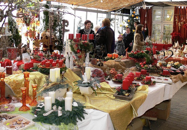 Reichlich Dekorationen fr die Advents...sucher am Sonntag in Ichenheim kaufen.  | Foto: dieter fink