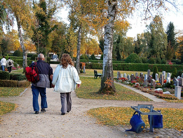 Herbstfarben prgen das Bild des  Friedhofs im November.  | Foto: Erismann