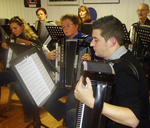 Probe des Harmonika Orchesters Schwrstadt   | Foto: Ingrid Arndt