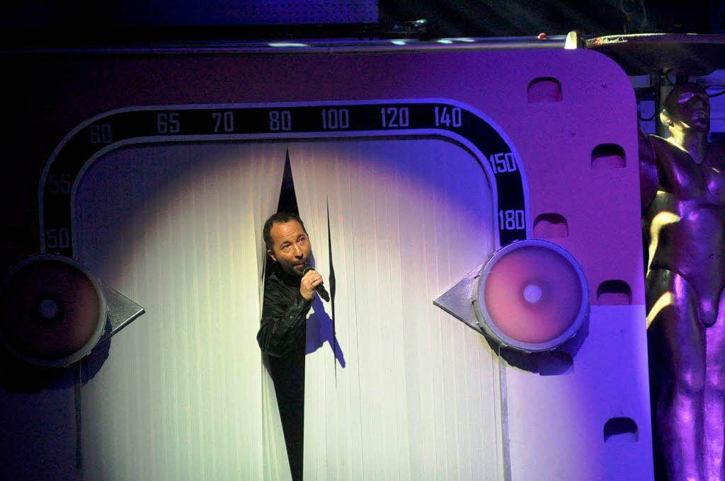 Gr0e Bhne, Tnzer, Feuerwerk: DJ Bobo war mit seiner Vegas-Show im Europapark zu Gast.