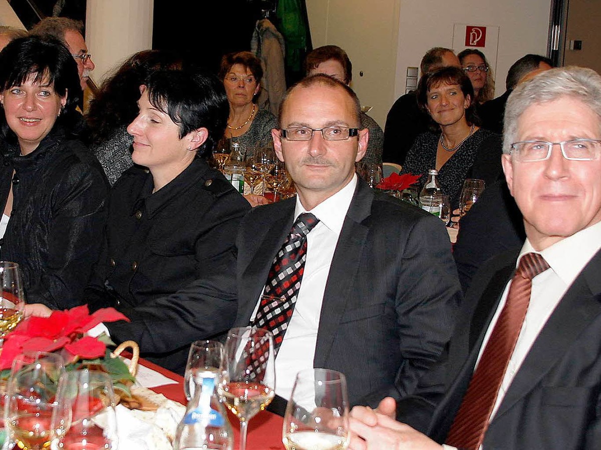 Genussmenschen (von rechts): OB Mller, Volksbank-Vorstand Timo Baumer mit Ehefrau und Frau Ruff.