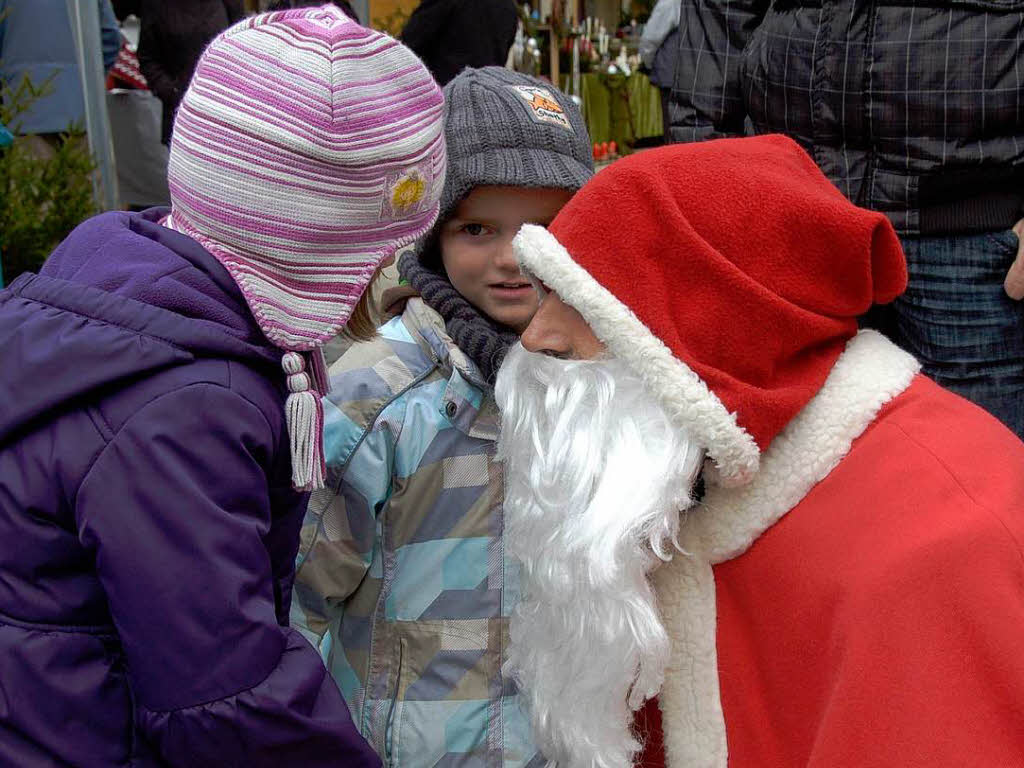 Nur nicht schchtern sein, der Nikolaus freut sich ber ein Lied oder Gedicht der Kinder.