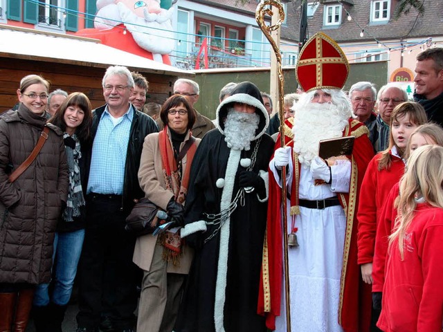 Zur Erffnung des Breisacher Weihnacht...Stephan. Auch der Nikolaus kam vorbei.  | Foto: Christine Aniol