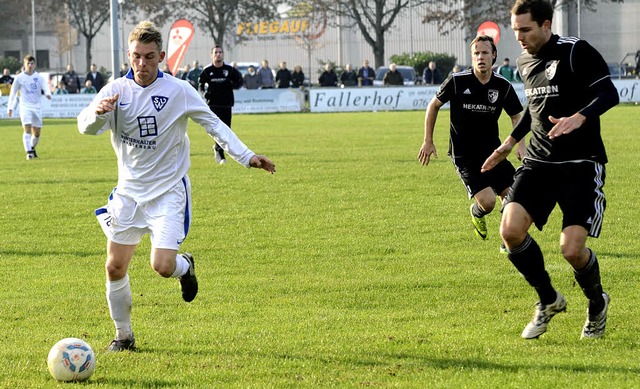 So viel Raum lieen die Hausener Abweh...ungen Weiler Yannik Weber nur selten.   | Foto: martinelli