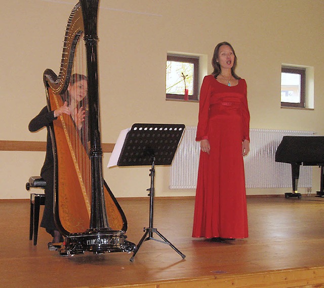 Anne-May Krger (Mezzosopran) und Beate Anton (Harfe)  | Foto: Hildegard Karig