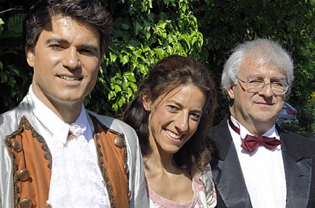 Juan Carlos Lago mit Anja Muth und Daniel Bosshard.   | Foto: operamobile