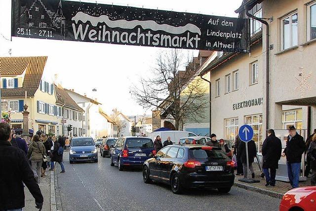 Autoverkehr am Weihnachtsmarkt – nicht jedermanns Sache