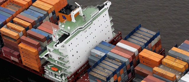 Die Preise fr den Seetransport von Containern sind drastisch gesunken.  | Foto: DAPD