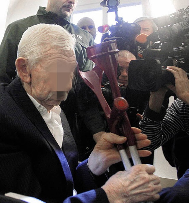 Medienrummel beim Prozessauftakt gegen Adolf B.   | Foto: dapd