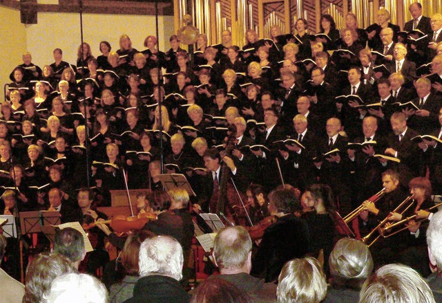 Begleitet vom Markgrfler Kammerorches...-Messe von Johann Sebastian Bach auf.   | Foto: Georg Diehl