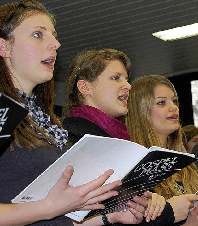 Gospelchor des Scheffelgymnasiums bei einer Probe  | Foto: J. Hapig