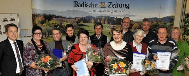 Auszeichnung fr BZ-Zusteller: Thomas ...ther,  Heinz Mutter und Sabine Mutter.  | Foto: Rita Eggstein