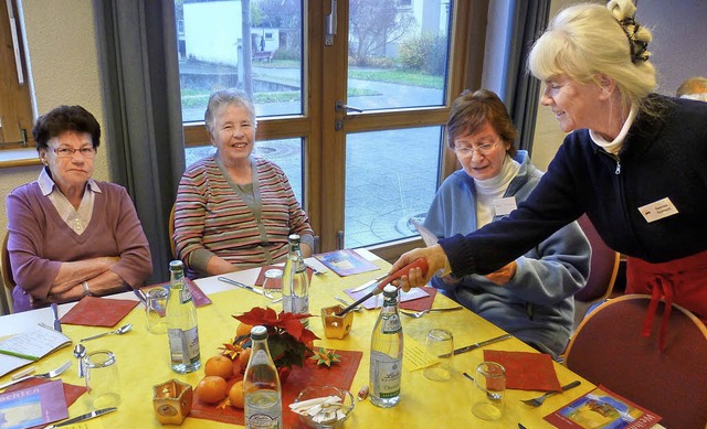 Beim Start der Vesperkirche am Mittwoc...it viel Herz und groem Appetit dabei.  | Foto: Claudia Gempp