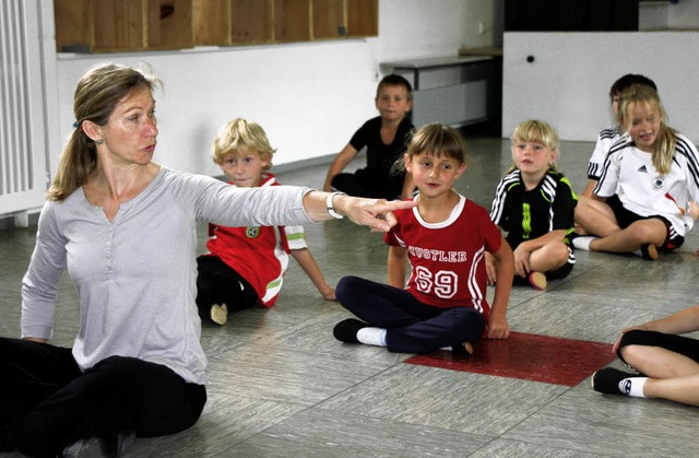 Seit 20 Jahren bietet Helga Onny in Am...nstaltung ins Endinger Brgerhaus ein.  | Foto: Ruth Seitz