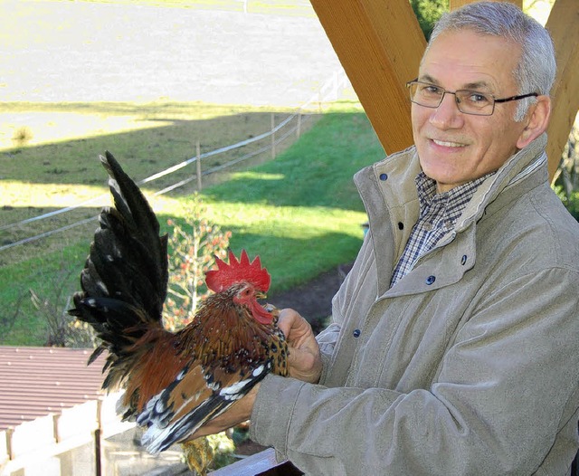 Bernhard Hoch kann sich mit seinem  Hahn  ber den dritten Bundestitel freuen.  | Foto: Ringwald