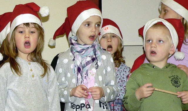 Frbelkinder bereicherten die  Diakonie-Adventsfeier.   | Foto: Diehl