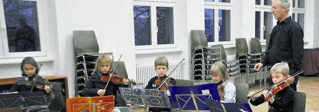 In der so genannten Streicherkarawane ...ikschule Sdschwarzwald. Bild: Bingold  | Foto: Bingold