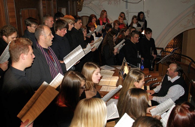 Riesenapplaus gab es fr die Musiker d...e Adventskonzert im Fridolinsmnster.   | Foto: hrvoje miloslavic