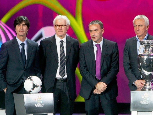 Fuball-Bundestrainer Joachim Lw (l.)... Niederlanden (von links nach rechts).  | Foto: dpa