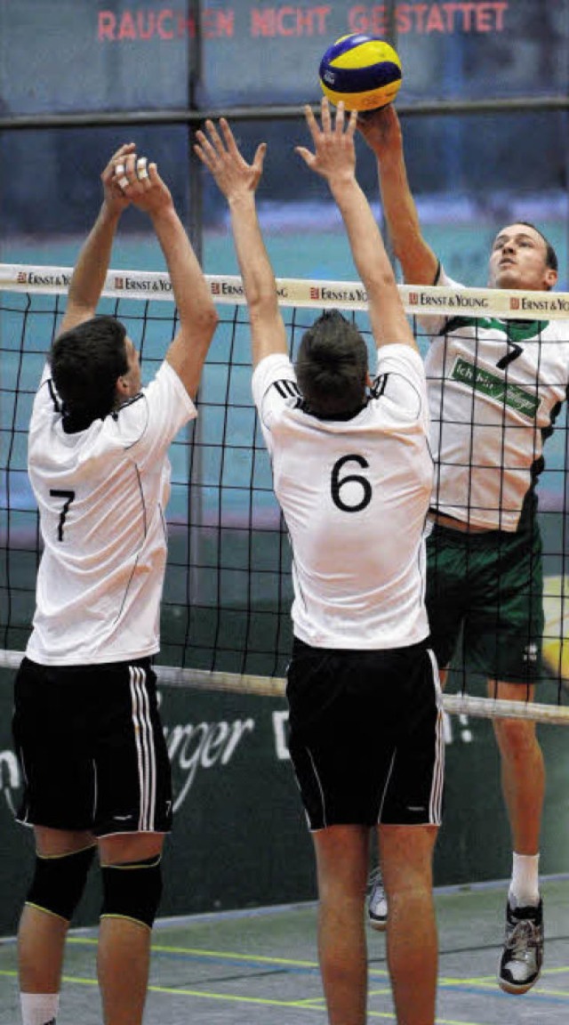 Es qualmt nirgendwo: In der rauchfreie... Julian Sadleder) beste  Stimmung.      | Foto: seeger