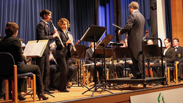 Luise Kalscheuer und Julia Schlag (von...s Klarinettenkonzert von Mendelssohn.   | Foto: Hans Jrgen Kugler