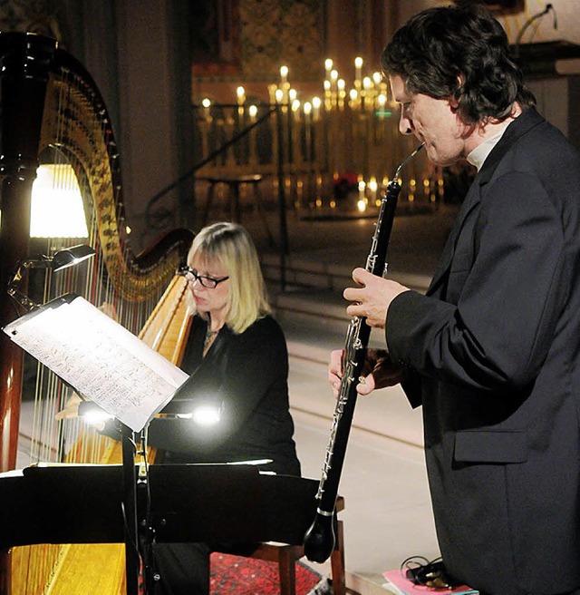 Marion Navarro (Harfe) und Ulrich Steurer (Oboe) in St. Peter und Paul.   | Foto: H. Fssel