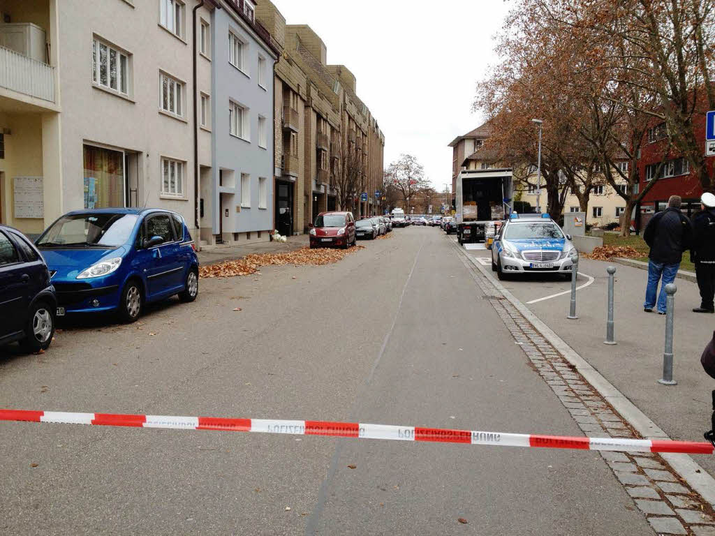 Gesperrte Straen, erhhte Vorsichtsmanahmen und ein gefragter Polizeisprecher: In der Freiburger Bernhardstrae wurde ein verdchtiger Gegenstand gesprengt.