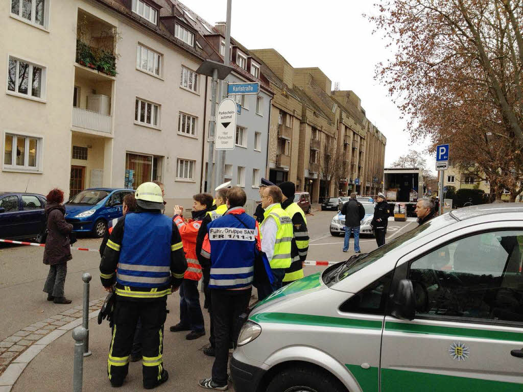 Gesperrte Straen, erhhte Vorsichtsmanahmen und ein gefragter Polizeisprecher: In der Freiburger Bernhardstrae wurde ein verdchtiger Gegenstand gesprengt.