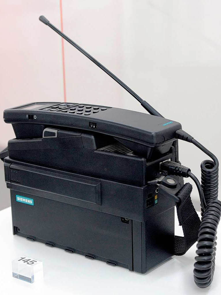 C-Netz Mobiltelefon, Siemens, 1990er Jahre.