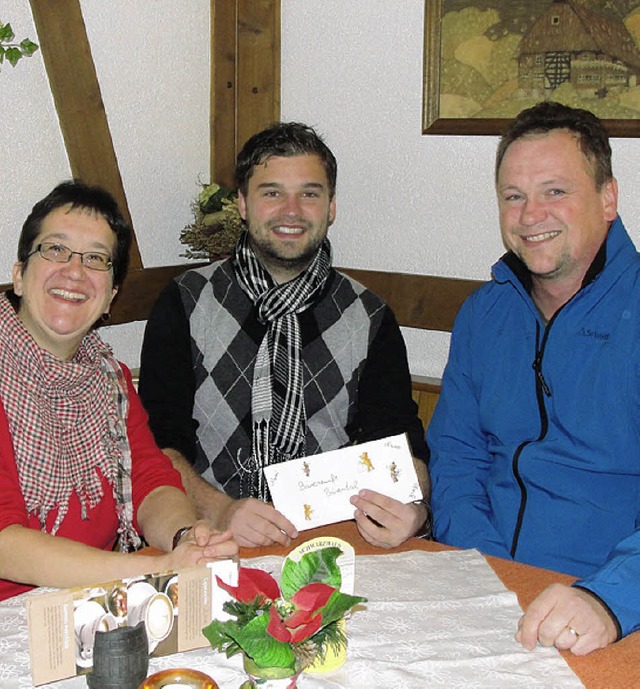 Babsi Borrmann und Pius Steiert (recht...BZ-Aktion Weihnachtswunsch gespendet.   | Foto: Tina Httich