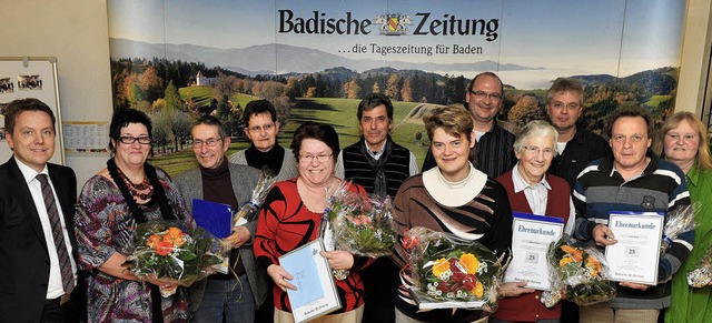 Auszeichnung fr BZ-Zusteller (von lin...ther,  Heinz Mutter und Sabine Mutter   | Foto: Rita Eggstein