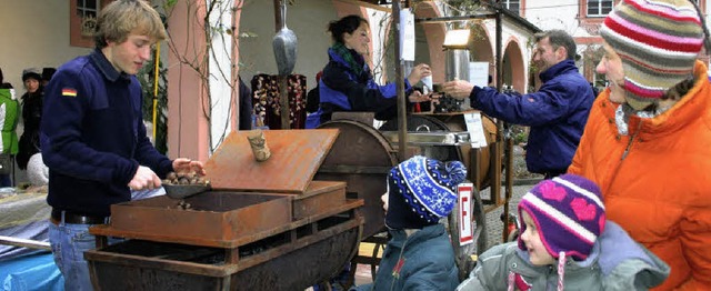 Schauen,  naschen, Karussell fahren, E...unsthandwerkermarkt ist ein Erlebnis.   | Foto: Model