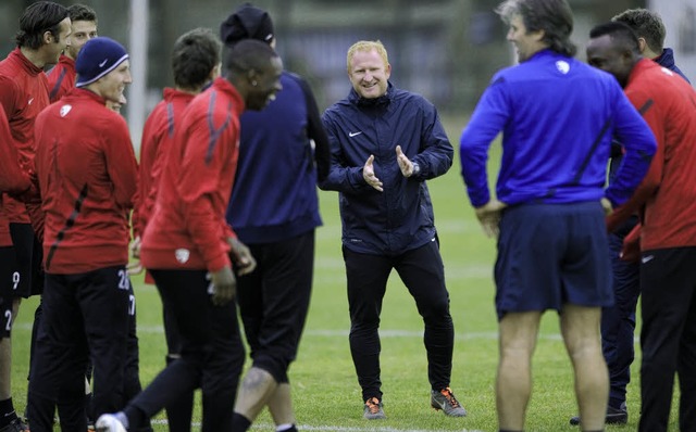 Lockerer Taktikfuchs: FCB-Trainer Heiko Vogel vor dem &#8222;Endspiel&#8220;  | Foto: AFP