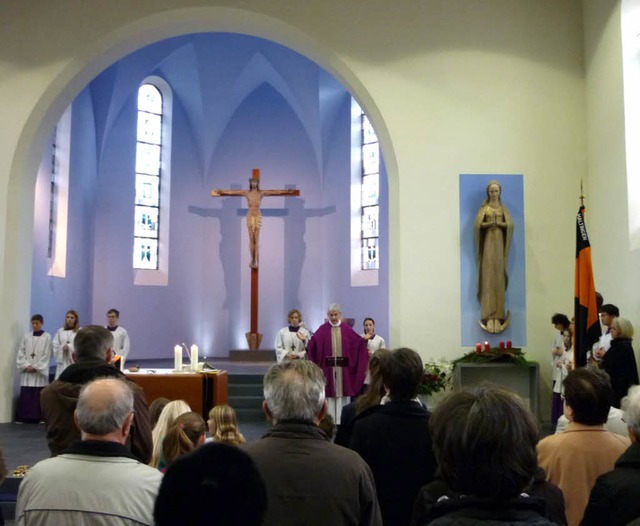 Viele Mitglieder der Kolpingfamilie ka... die neu renovierte Kirche St. Maria.   | Foto: PRIVAT