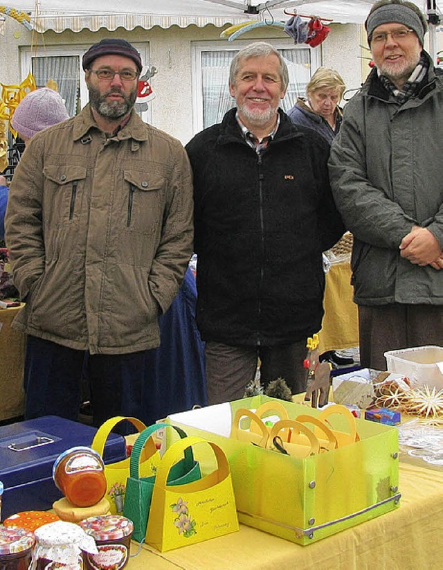 Adventsverkauf fr krebskranke Kinder:...rgen Kilchling und  Hubert Dietrich.   | Foto: Dietrich