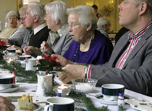 Bei Kaffee und Kuchen   | Foto: Charlotte Bhler-Mller