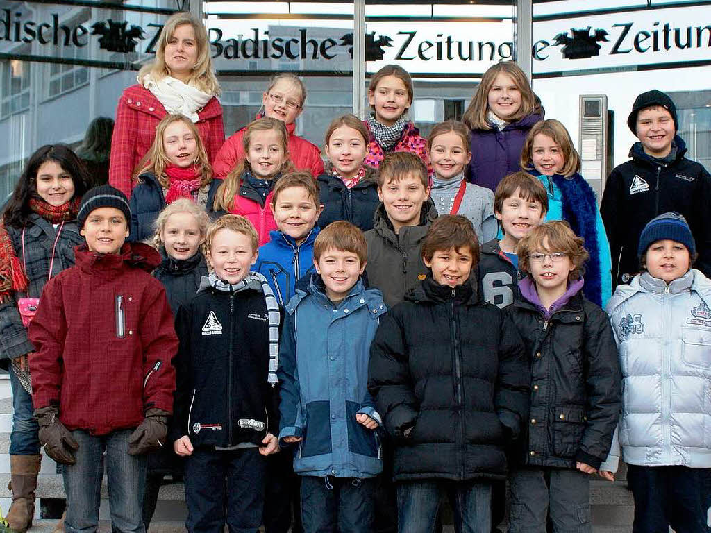 Die Klasse 4b der Weiherhofgrundschule aus Freiburg mit ihrer Lehrerin Katharina Neuschl.