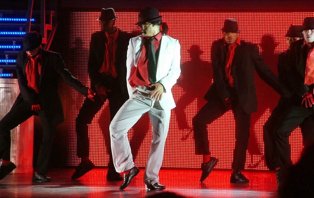 Die Hommage an den King of Pop besticht auch durch ihre fulminanten Tanzszenen.   | Foto: Roswitha Frey