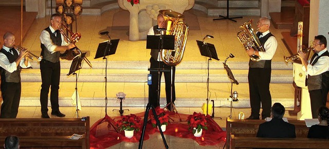 Die Blechblserformation Kaiserstuhl B...blikum  in der Kirche in Wasenweiler.   | Foto: privat