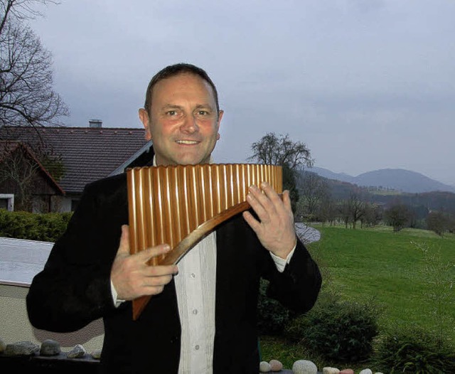 Die inzwischen zwlfte CD hat der in F... Panfltist Oskar Javelot eingespielt.  | Foto: Pia Grttinger