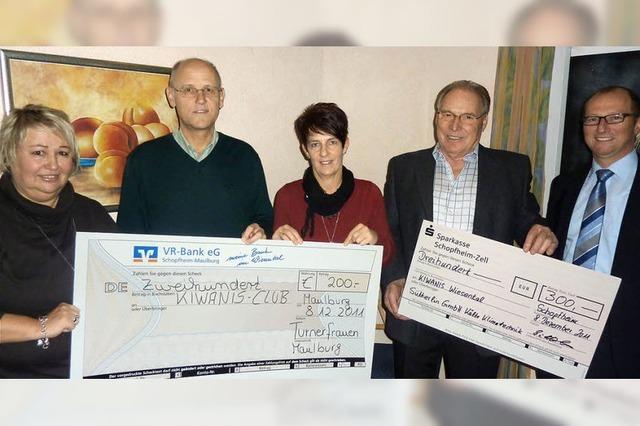 500 Euro helfen Kiwanis beim sozialem Einsatz