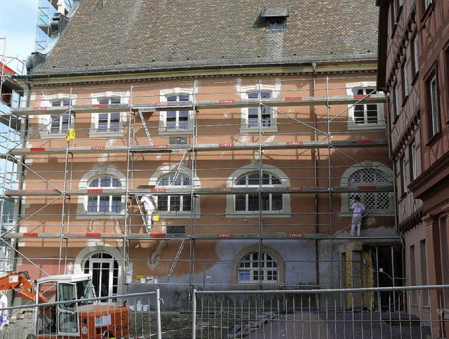 Die Westseite des Rathauses mit dem &#...i den Sanierungsarbeiten im Jahr 2008.  | Foto: Schlosshauer