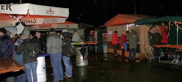 Klein, aber fein: der Weihnachtsmarkt des SV Istein   | Foto: cremer