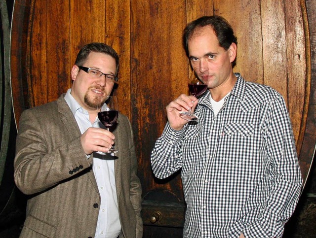 Arne (links) und Martin Bercher leiten...insam das Weingut Bercher in Burkheim.  | Foto: Herbert Trogus