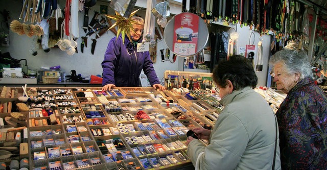 Gestern war wieder Weihnachtsmarkt in ...Ruhe das Angebot begutachten konnten.   | Foto: Sandra Decoux-Kone